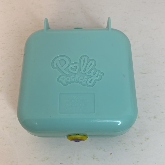 Polly Pocket Hidden Hideouts Frosty Fairytale - Picture 6 of 9